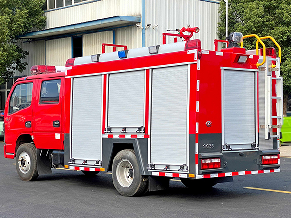 2.5吨水罐消防车